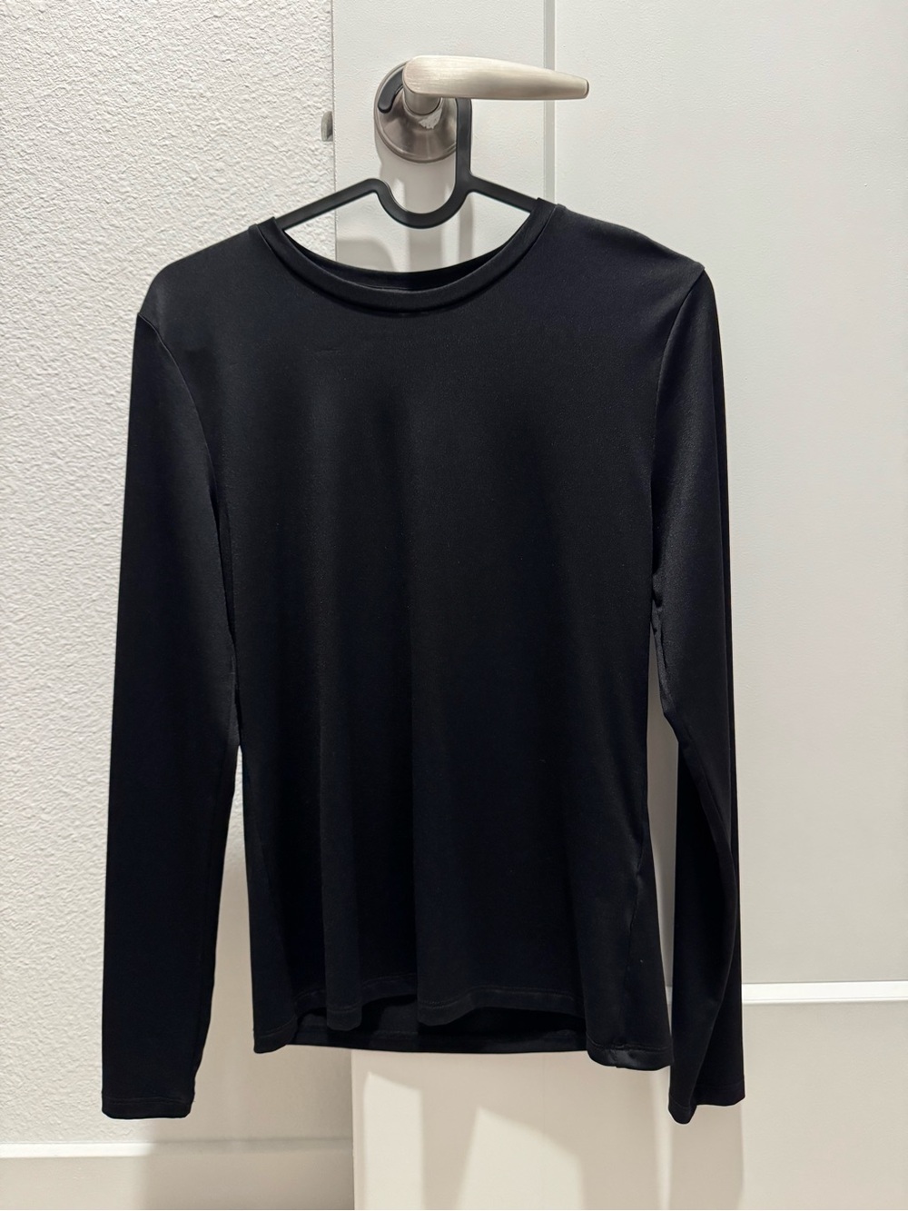 H&M Classic Black Long Sleeve Crew Neck Top